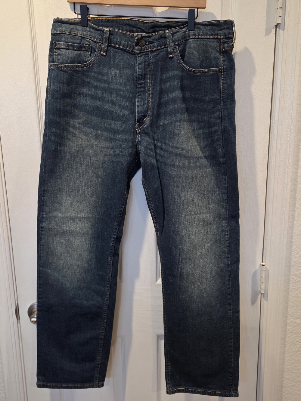 Levi's 505 Men's Medium-Dark Blue Straight Jeans